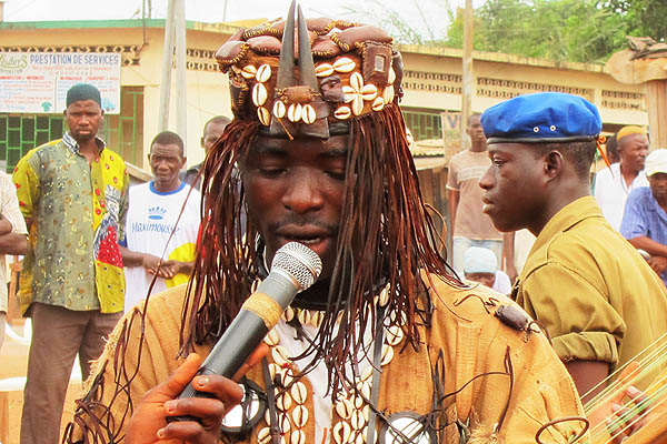 Dozo singer in Daloa, Côte d'Ivoire